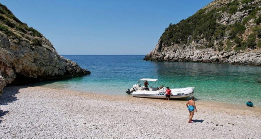 Gjiri i Shën Janit, Albania, Albania